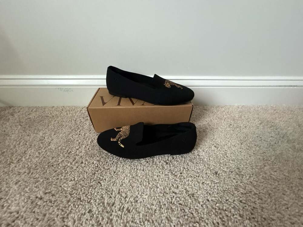 VIVAIA Audrey Black Cheetah Embroidered Knit Round-Toe Slip-On Loafers
